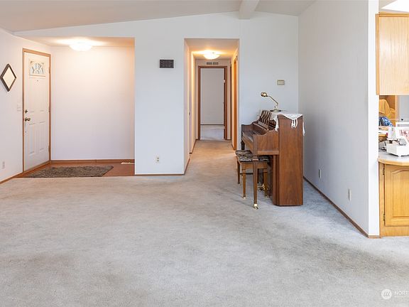 5th image of 1609 Clark Drive #90