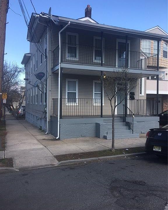 2nd image of 81 Carman St