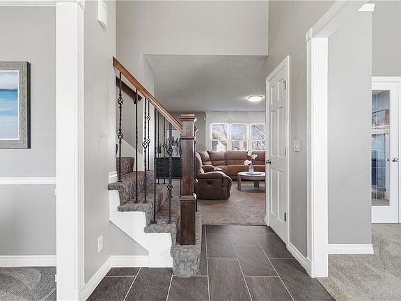 5th image of 1246 E Meadow Ln