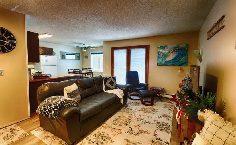 2 bed, $1,650 — Photo 2