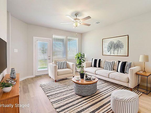 The Glacier floorplan in Montgomery Oaks of Conroe, TX.