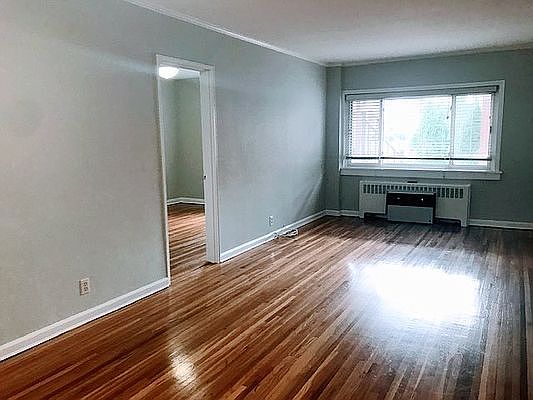5th image of 20-24 33rd St #2