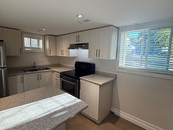 5th image of 137 Clapperton St