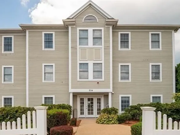 234 Water St APT 204, Wakefield, MA 01880
