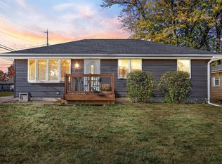 348 24th St NW, Cedar Rapids, IA 52405