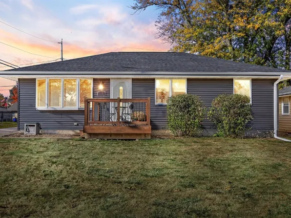 348 24th St NW, Cedar Rapids, IA 52405