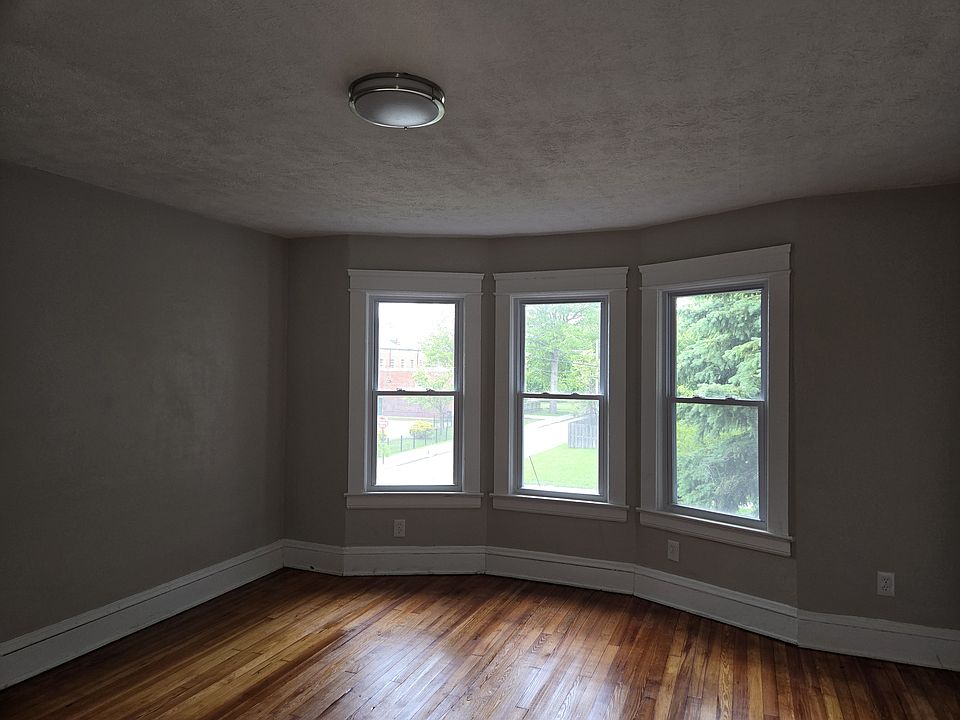 1st image of 9204 Parkgate Ave #1