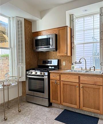 3rd image of 4728 Carondelet St