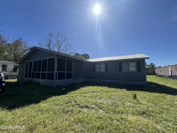 426 Eddings Point Rd, Saint Helena Island, SC 29920