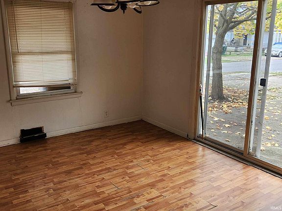 5th image of 1517 S Meeker Ave