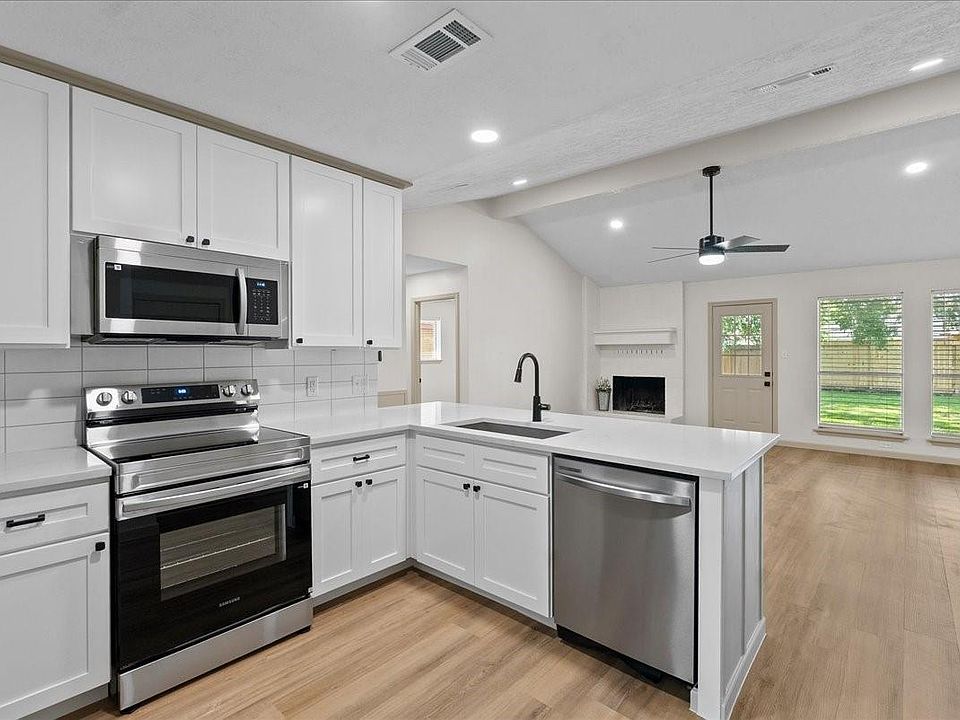 1st image of 411 Topsail Way