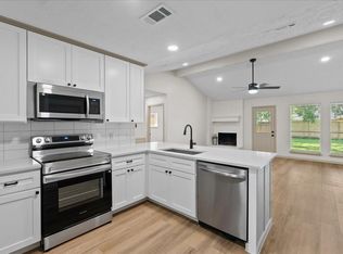 411 Topsail Way, Crosby, TX 77532