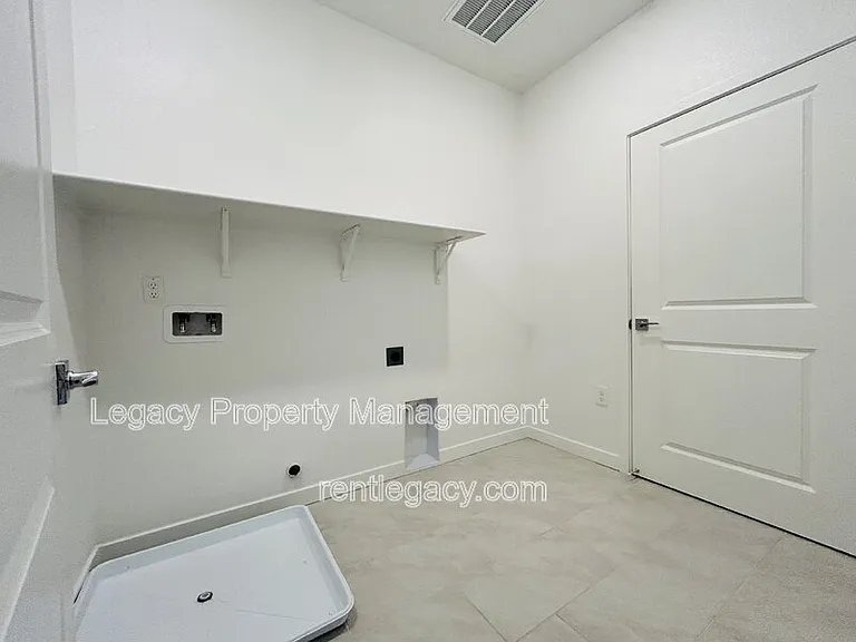 8057 Moongate Way — Photo 20