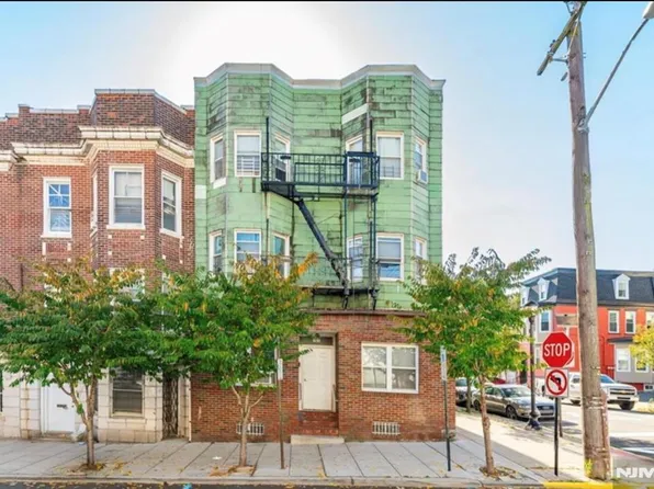 123 47th St, Union City, NJ 07087