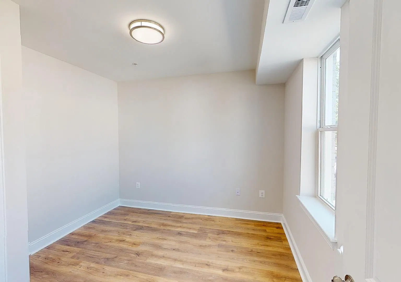 232 Hamilton St NW — Photo 3