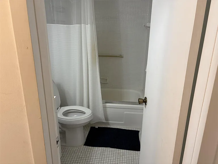 91 Preston E #91-C — Photo 7