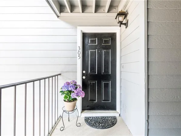 305 Granville Ct, Atlanta, GA