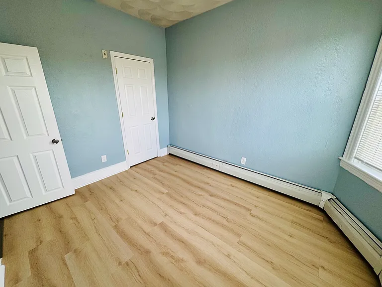 19 Spruce St #1R — Photo 11