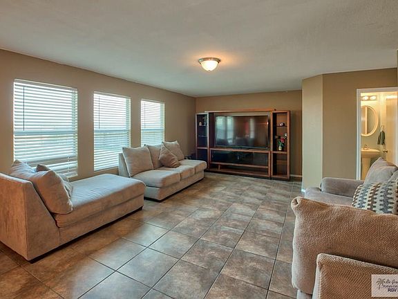 2nd image of 427 La Vaca Dr S