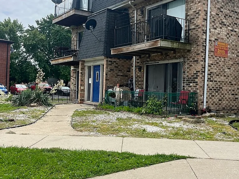 7033 W Mather Ave #3B — Photo 1