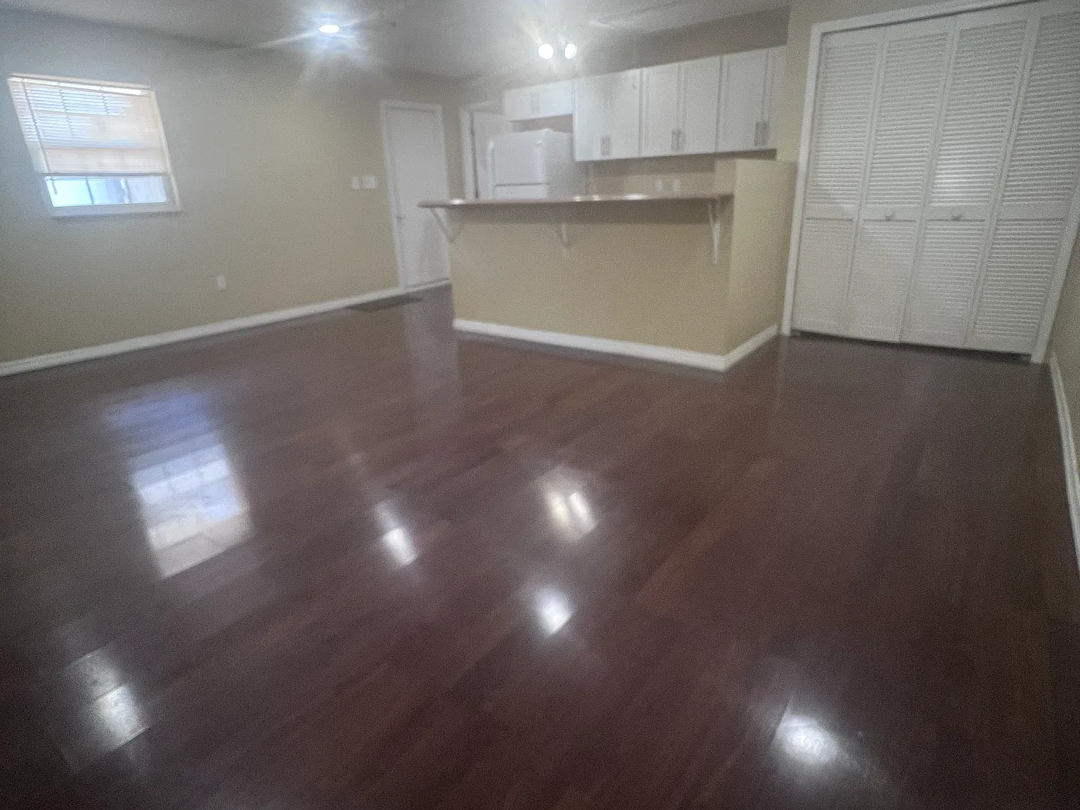 1 bed, 800 sqft, $1,300 — Photo 3