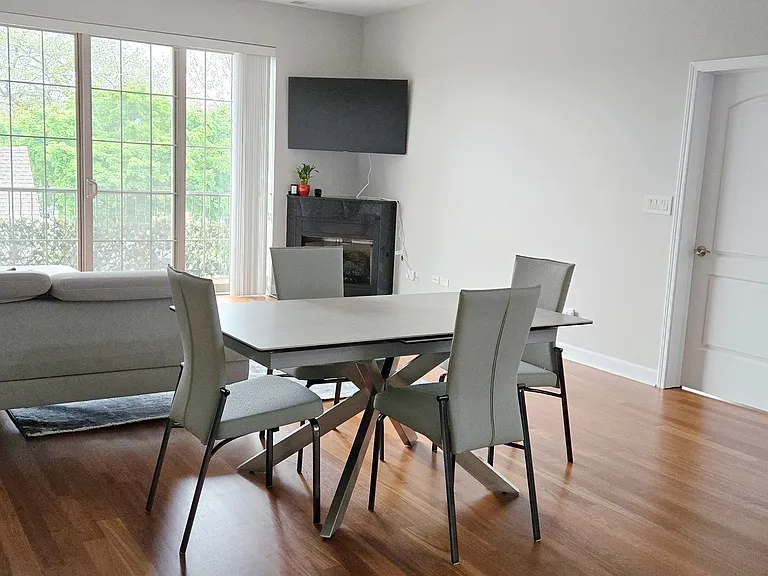 2900 W Irving Park Rd #305 — Photo 8