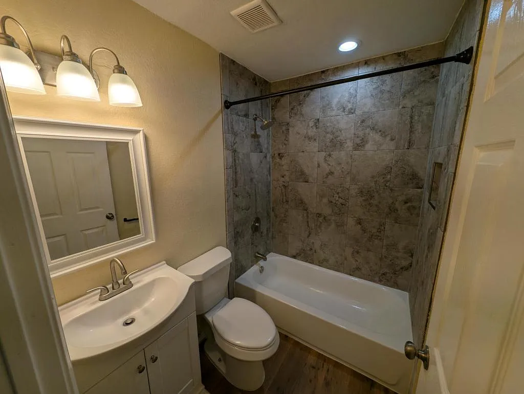 730 Aransas Ave — Photo 2