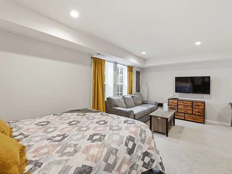 4th bedroom basement