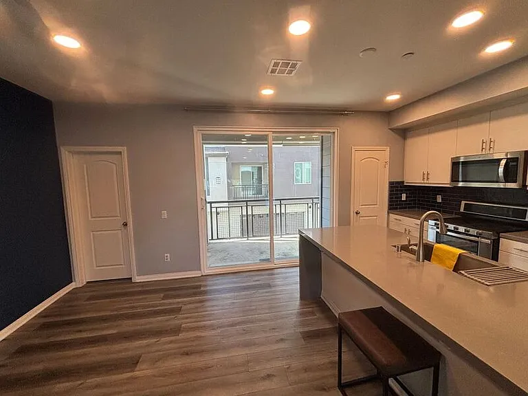 7819 Paxton Pl — Photo 32