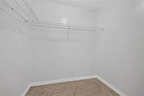 658 Royalty Ct — Photo 23