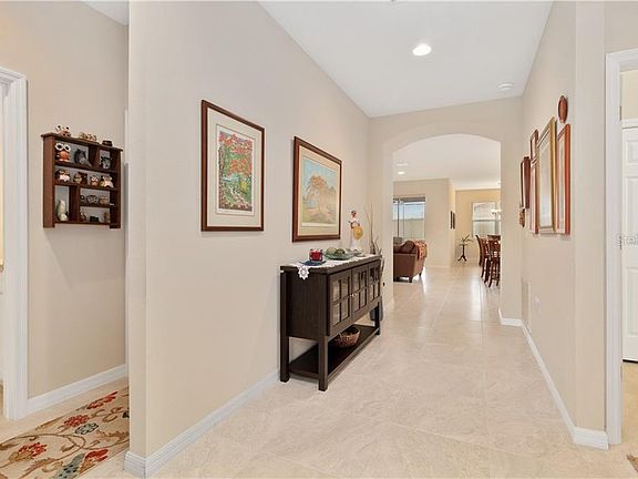 3rd image of 612 Cantabria Dr