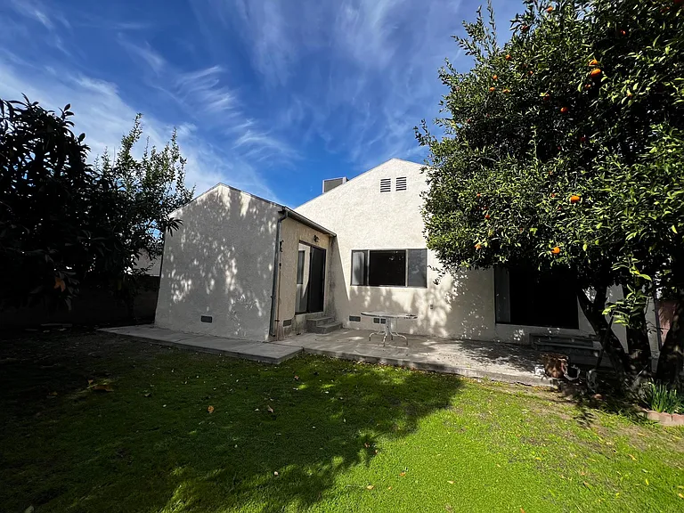 16638 Haynes St — Photo 12