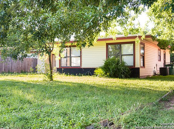2nd image of 315 E Formosa Blvd