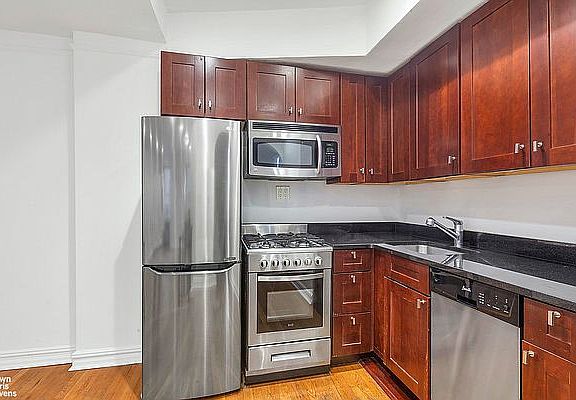 4th image of 210 W 19th St APT 2-G