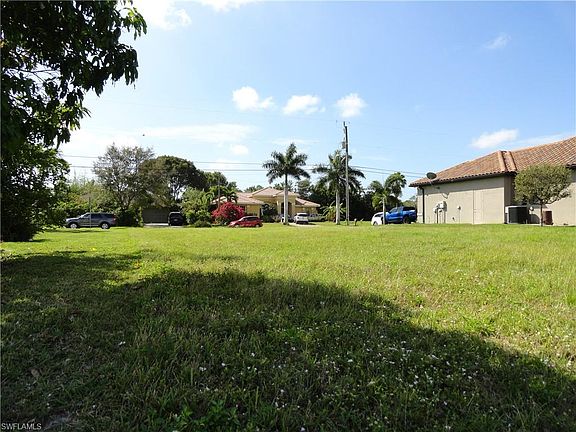 5th image of 811 SW 54th Ln