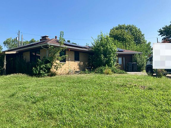 2nd image of 921 Blue Ridge Dr