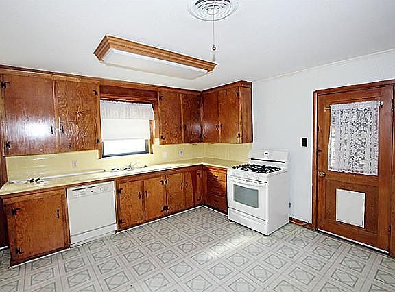 4th image of 6708 Davidson St