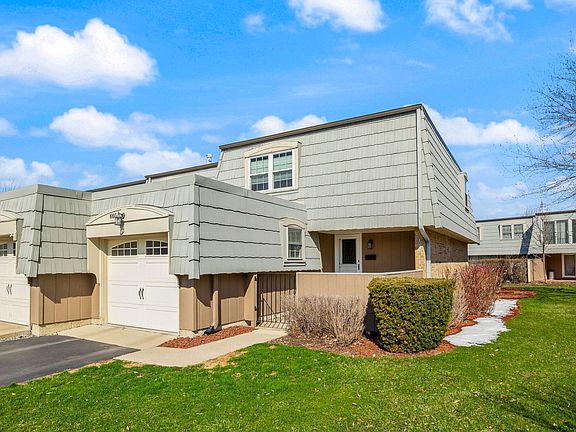 2nd image of 660 Versailles Cir Unit A