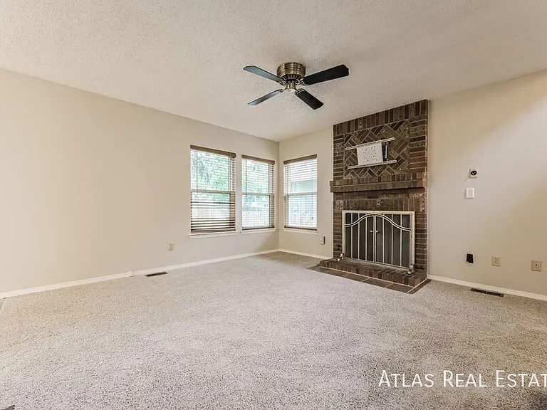 11513 Wray Ct — Photo 2