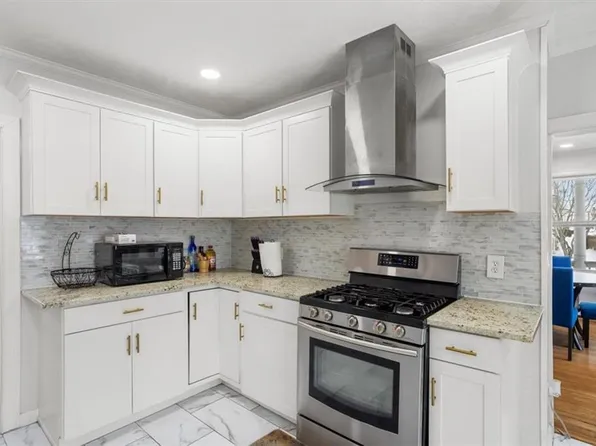 38 Klondike St, Providence, RI 02909