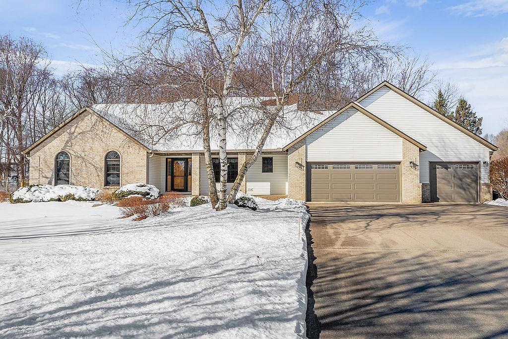 N7079 Pine Ln, Holmen, WI 54636 | Zillow