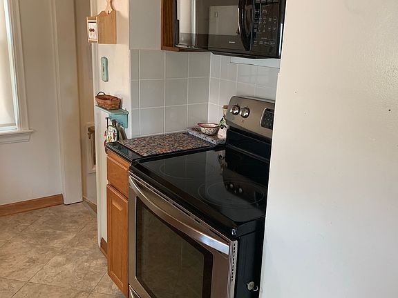 4th image of 14421 Birchwood Ave