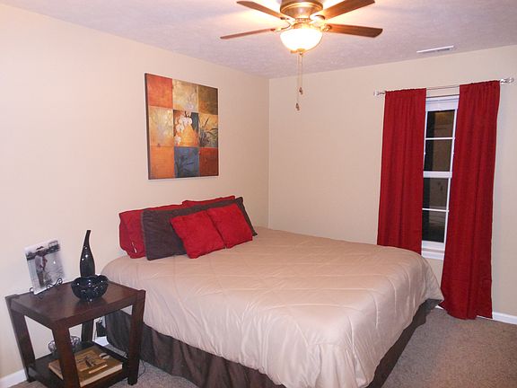 4th image of 17102 Rushmore Dr