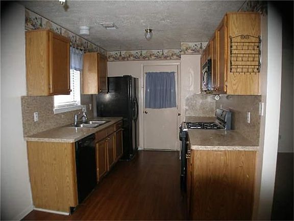 5th image of 10909 Birch Dr