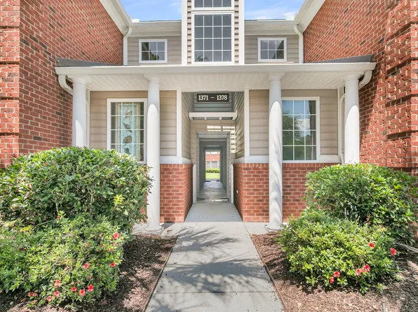 1377 Hopton Cir, Mount Pleasant, SC 29466