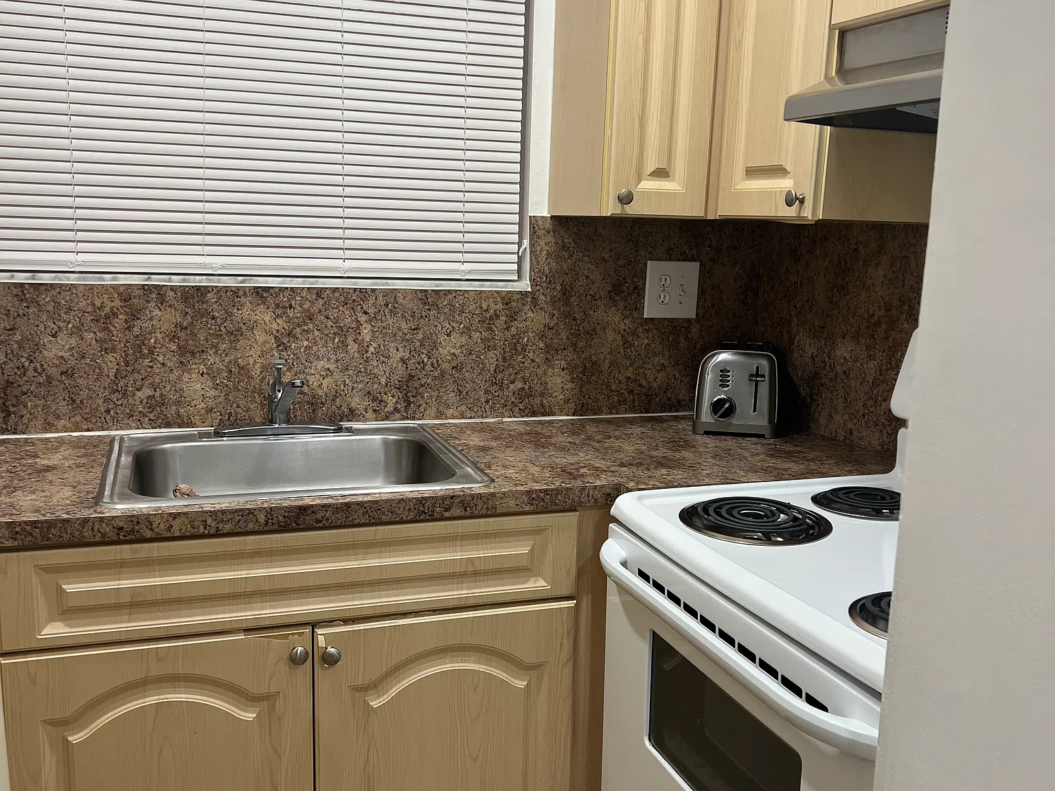 1 bed, 600 sqft, $1,800 — Photo 3