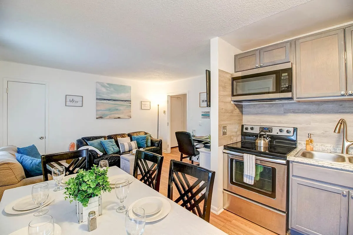 2 bed, 790 sqft, $2,400 — Photo 4