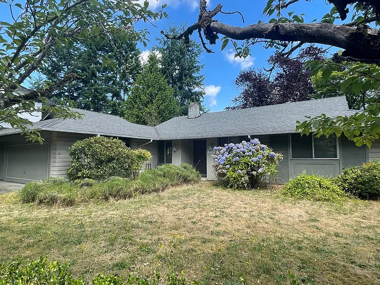 2104 164th Ave NE — Photo 1