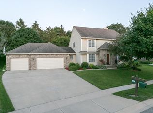 1034 Fox Croft Cir SW, Rochester, MN 55902