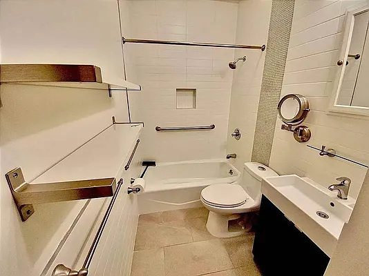 Rented by Manhattan Spaces | media 2